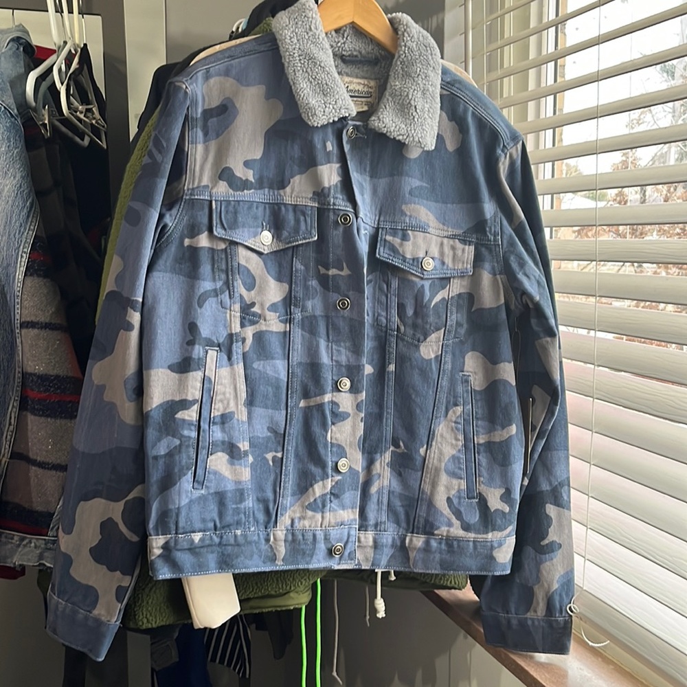 AMERICAN VINTAGE JACKET BLUE in LARGE.